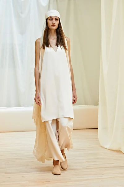 Look 13